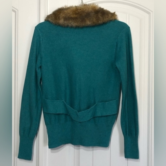 Cabi - Elegant Teal Button Up Sweater with Faux Fur Detachable Collar- Size M - Picture 2 of 6